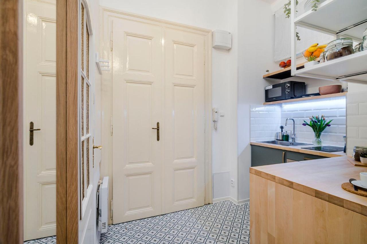 Prague Apt Near Charles Bridge By Michal&Friends Eksteriør billede