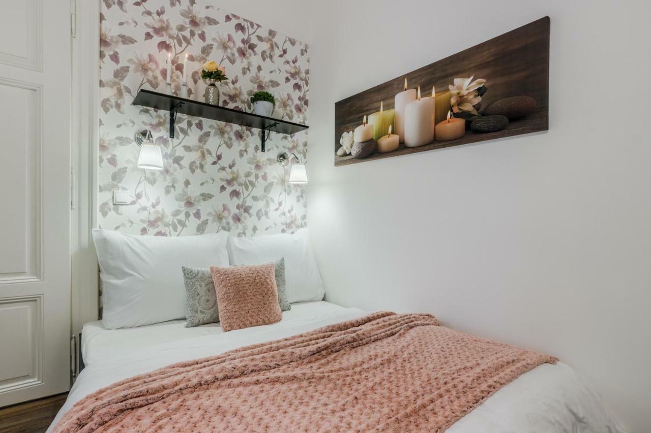 Prague Apt Near Charles Bridge By Michal&Friends Eksteriør billede