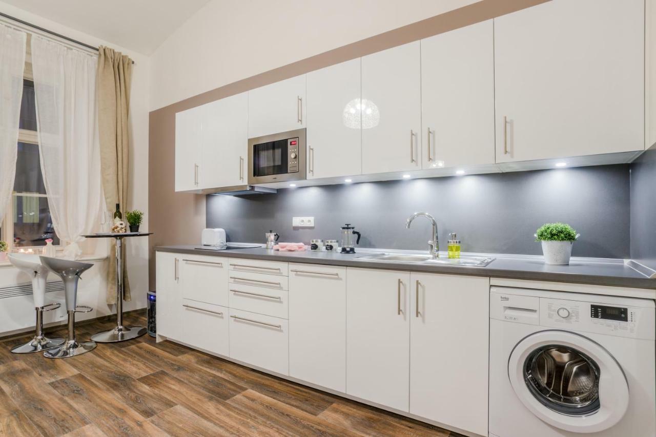 Prague Apt Near Charles Bridge By Michal&Friends Eksteriør billede