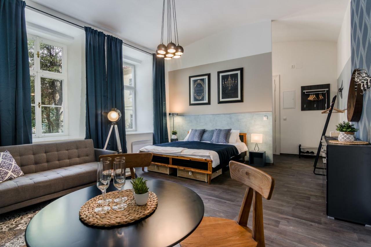 Prague Apt Near Charles Bridge By Michal&Friends Eksteriør billede