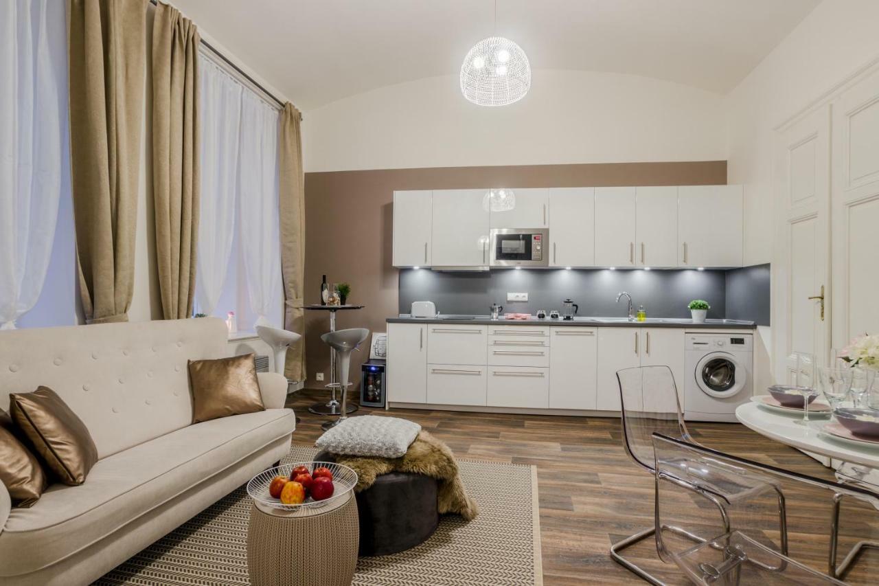 Prague Apt Near Charles Bridge By Michal&Friends Eksteriør billede